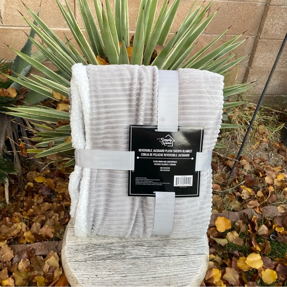 Simply Home Gray White Plush Sherpa Blanket 50X60” - Picture 7 of 7